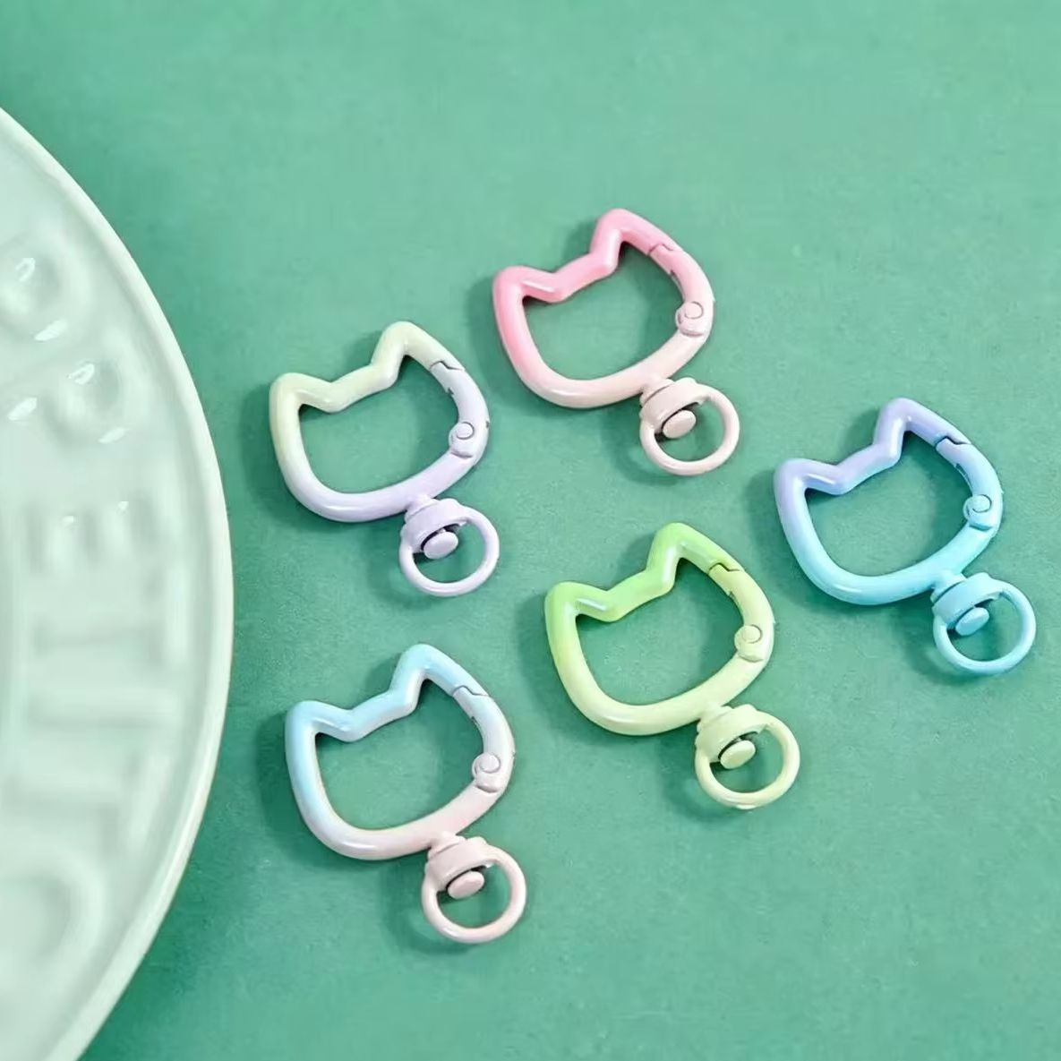 พวงกุญแจรูปแมวน่ารักแบบไล่สี 5 - Jewelry Making Supplies บทวิจารณ์และราคา